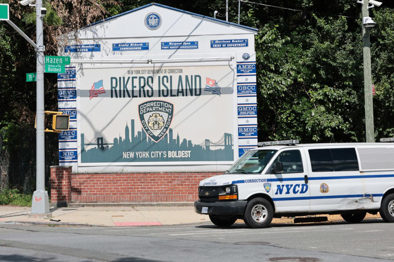 Bronx murderer demands $1M after slipping in jail shower