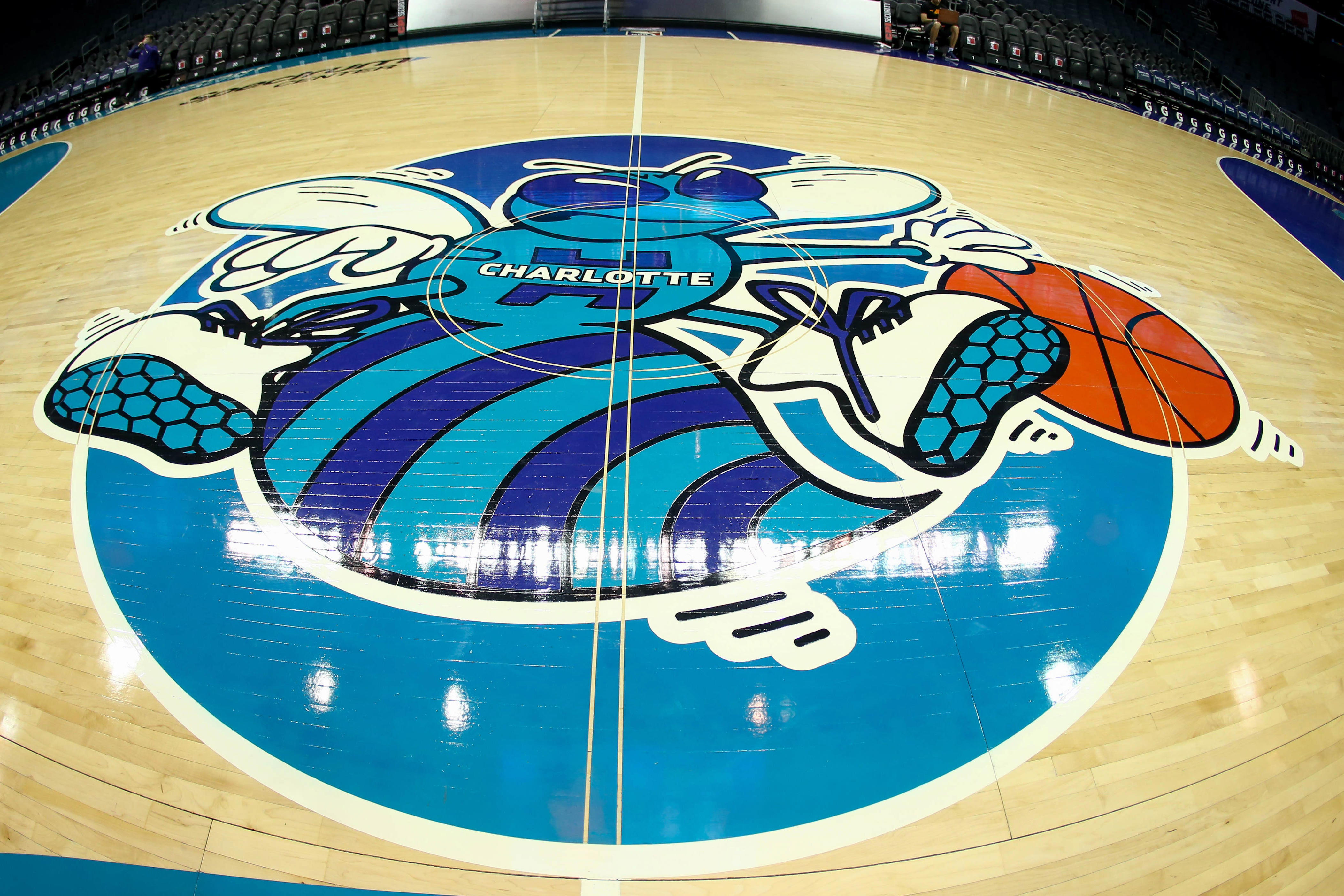 Charlotte Hornets jersey history No. 7 Marty Conlon 1993-1994