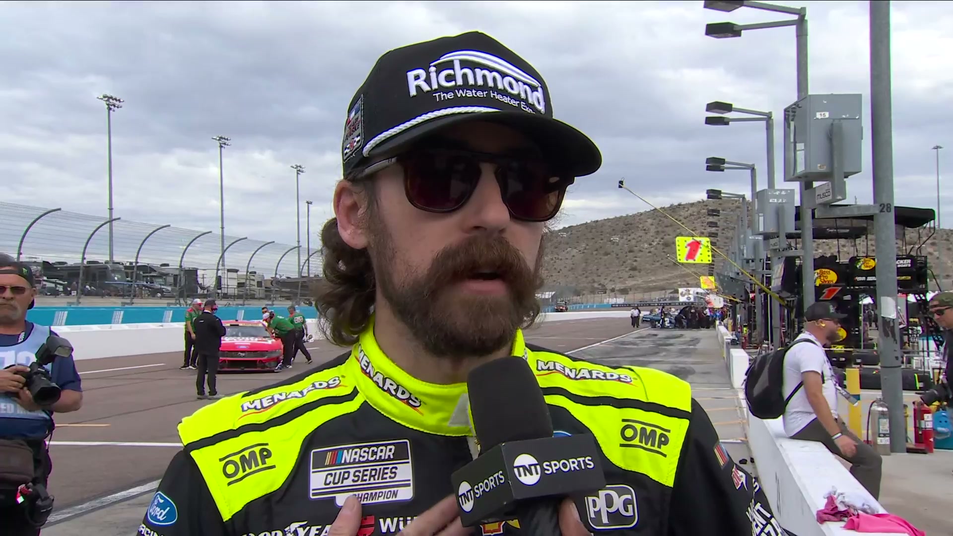 Blaney wins Phoenix pole, leads all-Penske front row