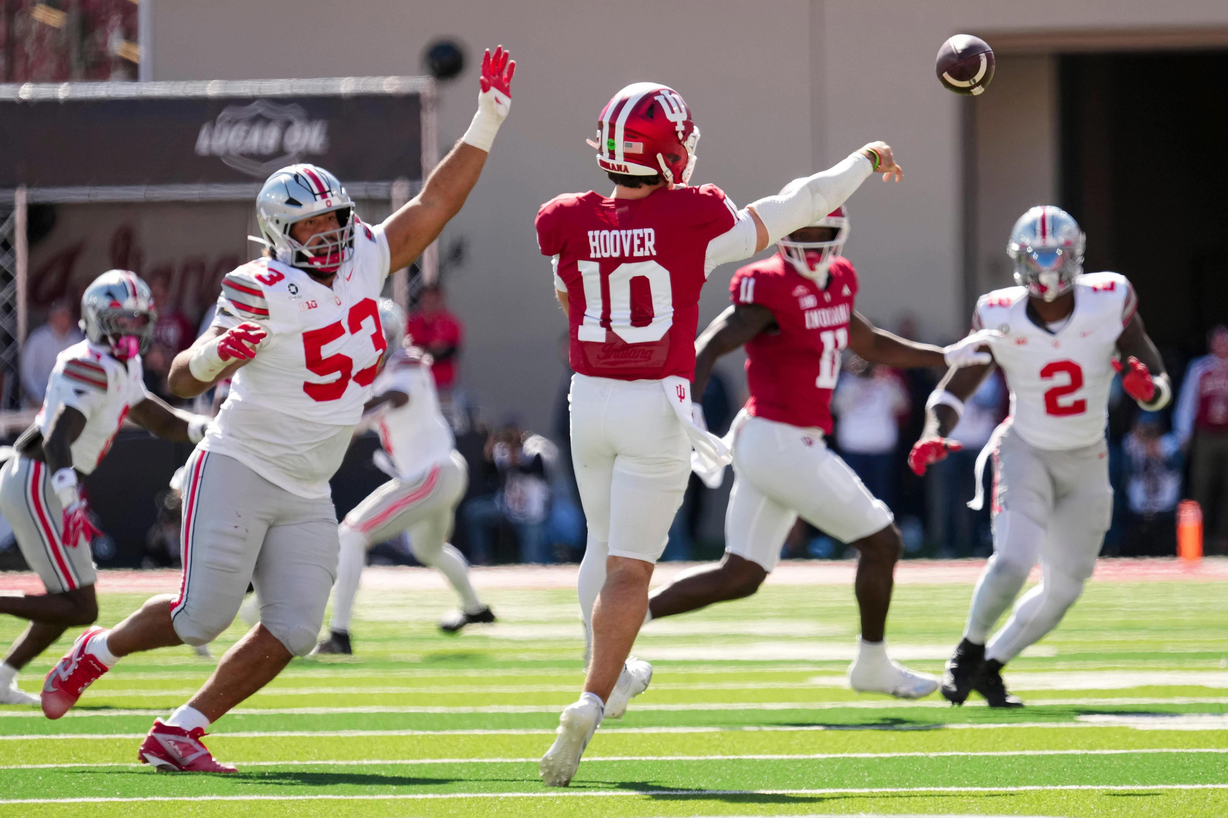 Indiana quarterback in discomfort after leaving Ohio State game ...
