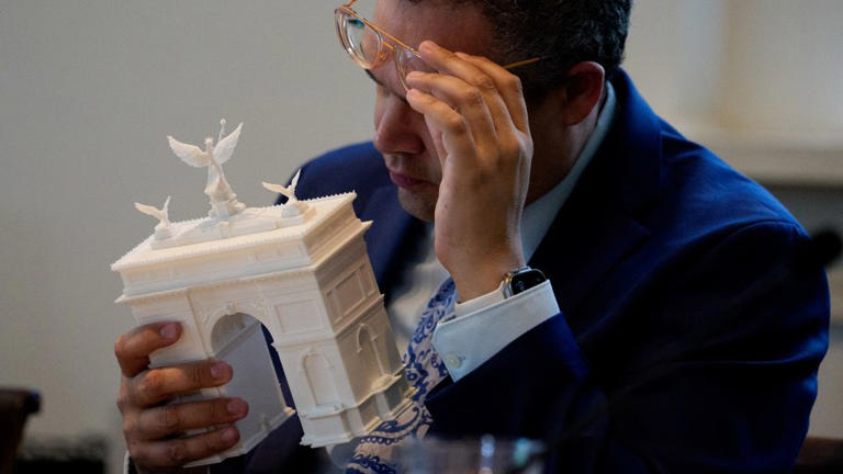 Final plans for 250-foot triumphal arch omit Trump’s idea for military ...