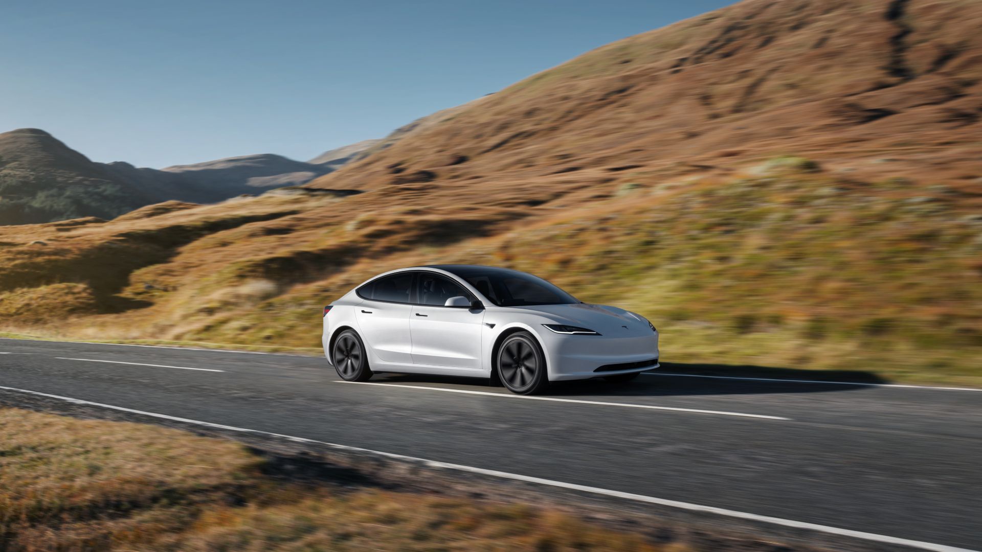Tesla's new Model 3 standard trim is the cheapest way into the lineup ...