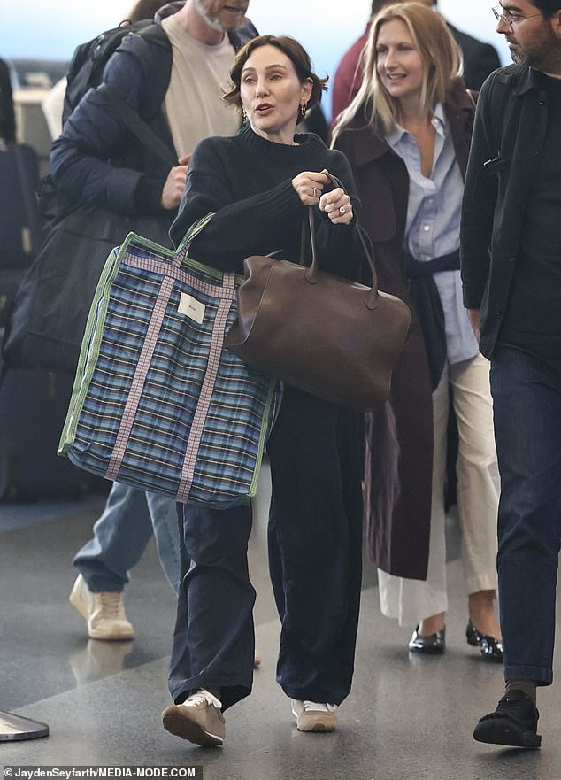 Zoë Foster Blake and husband jet out of NYC after Andy Lee and Rebecca ...