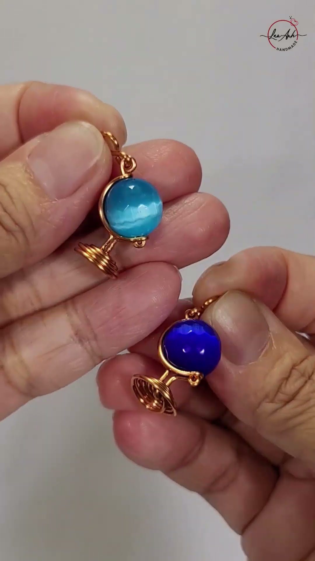 Globe - free tutorial here 👇 #shortsvideo #wireworks #jewelry