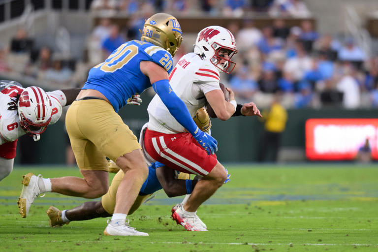 No. 12 UCLA stays unbeaten at 6-0, tops Wisconsin 17-7 with a backup QB