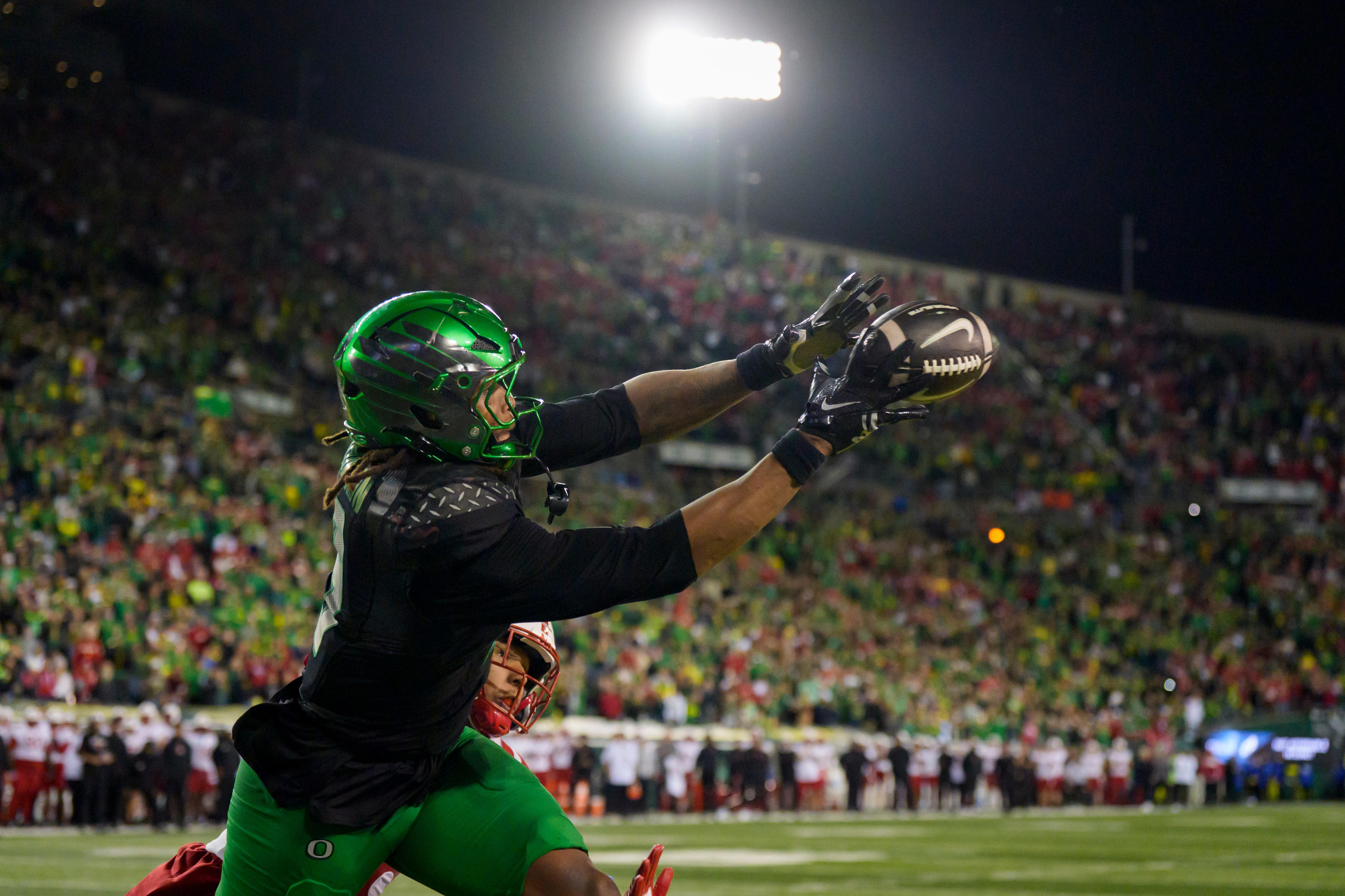 Late-game offense, steady defense keys to Oregon Ducks' comeback win