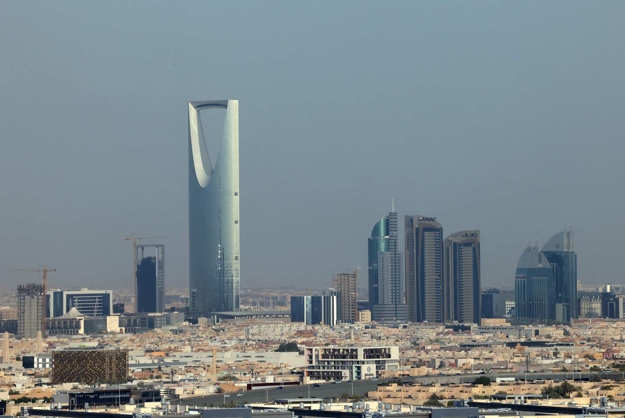 Saudi closes Riyadh skyscraper as chopper pilots killed near Yemen