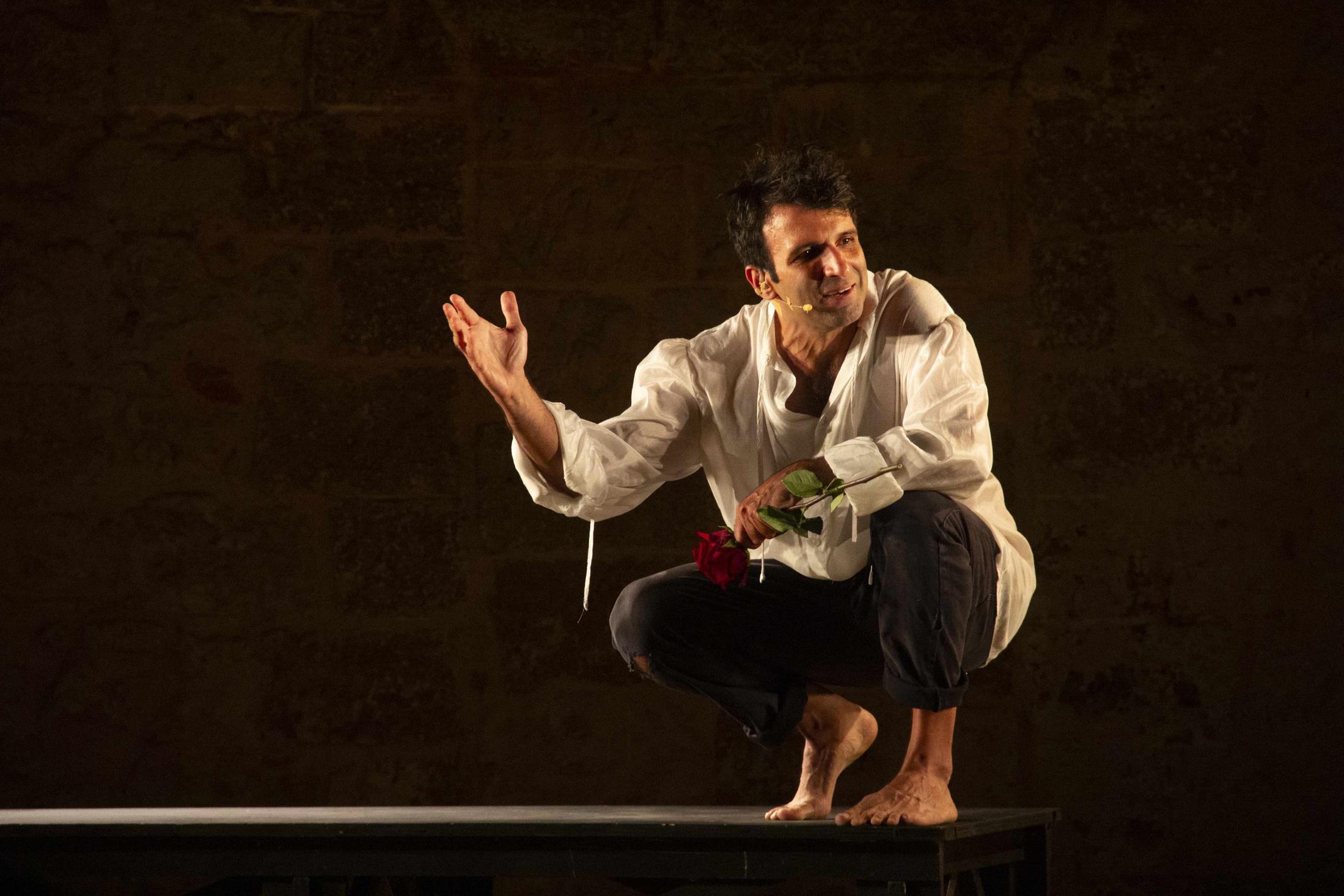 Classici, commedie, danza e grandi nomi al Teatro Excelsior di Bettona