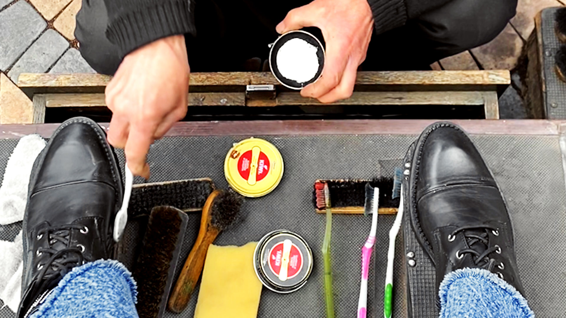 How a professional shoe shiner restores worn leather shoes to a ...