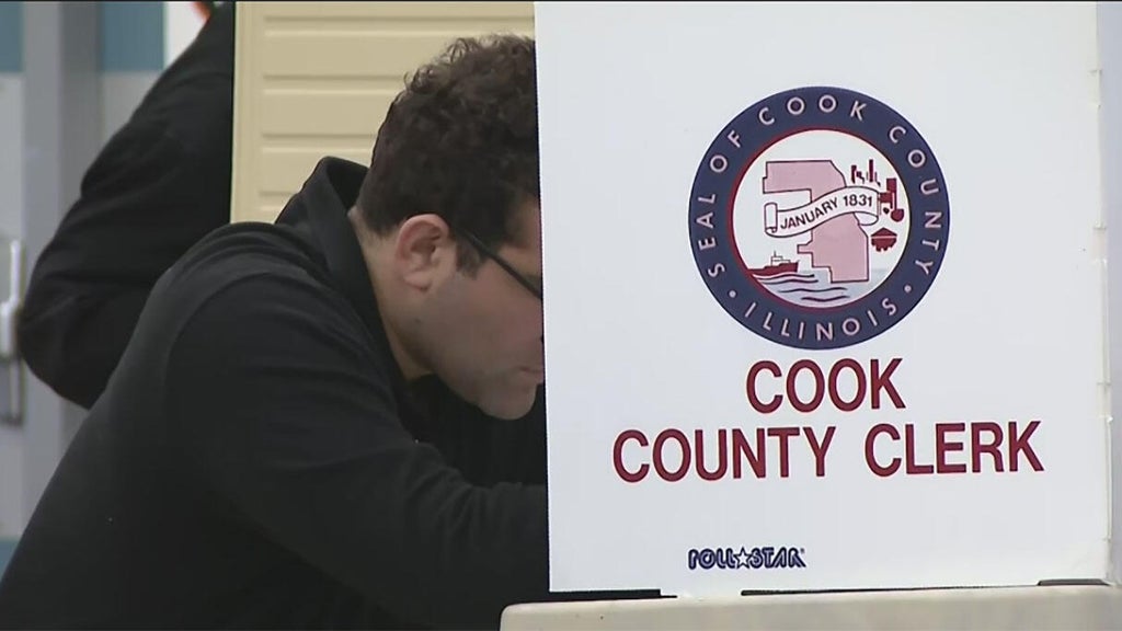 Early voting expanding in Chicago, suburbs as midterms near
