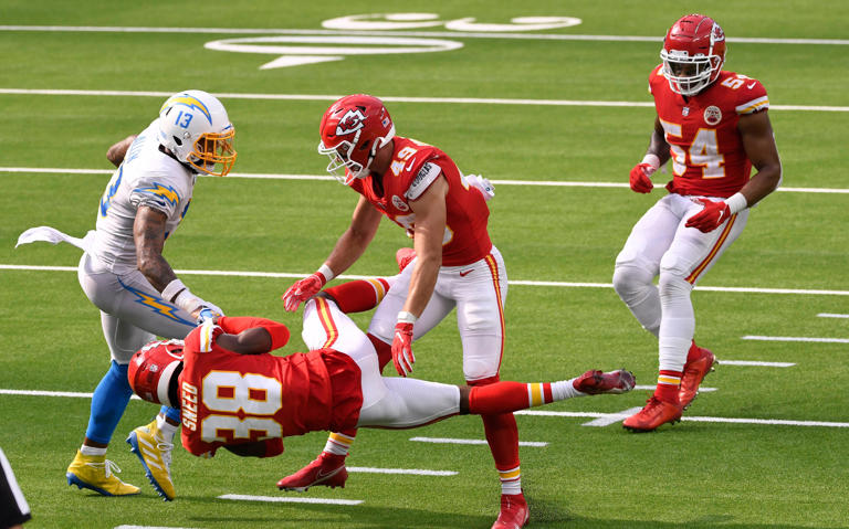 Will L'Jarius Sneed play today? Status update for Chiefs DB in Week 6