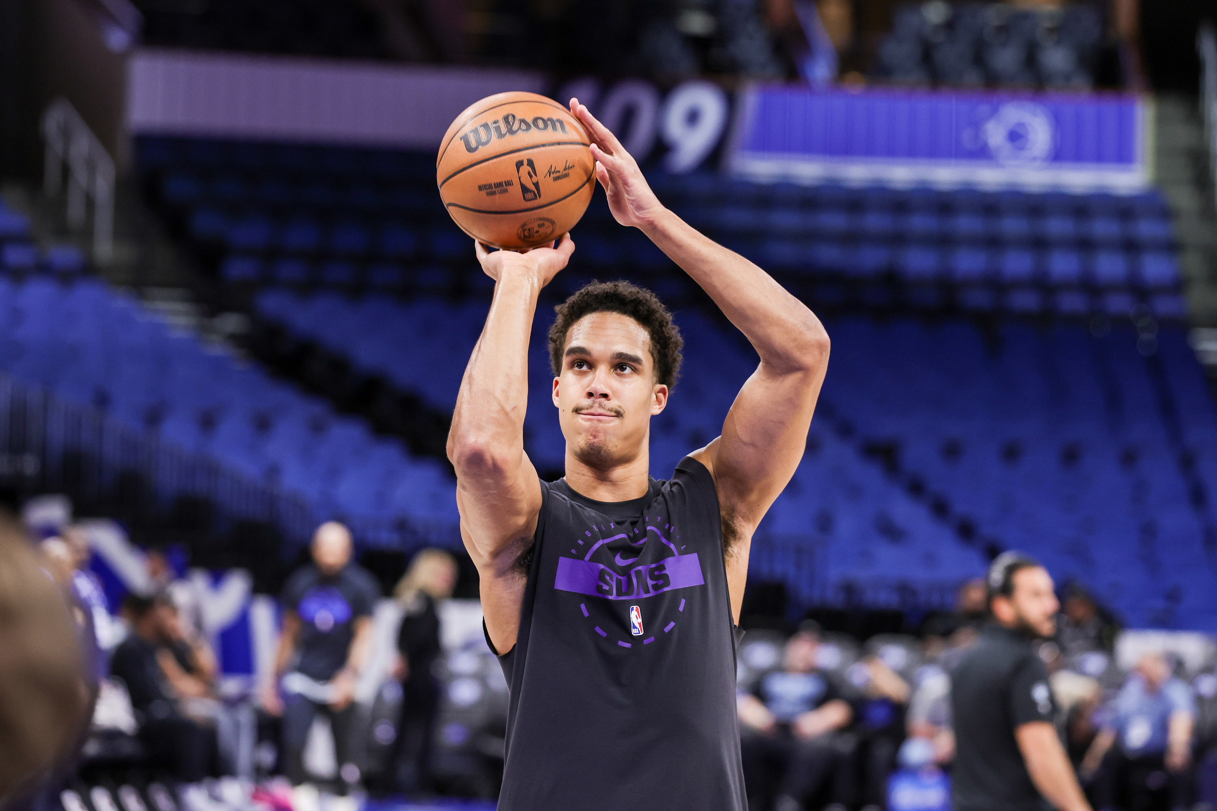 Suns, Oso Ighodaro Discussing Contract Extension