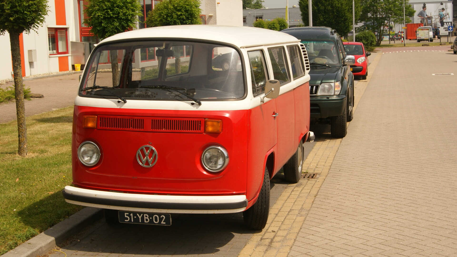 Matchbox’s movie VW bus is wearing its Budapest owner’s real plate, DJN ...