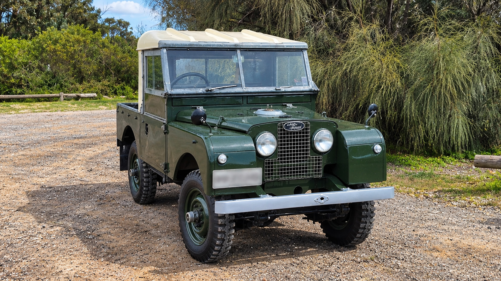 This classic Land Rover shows how 4x4 driving began