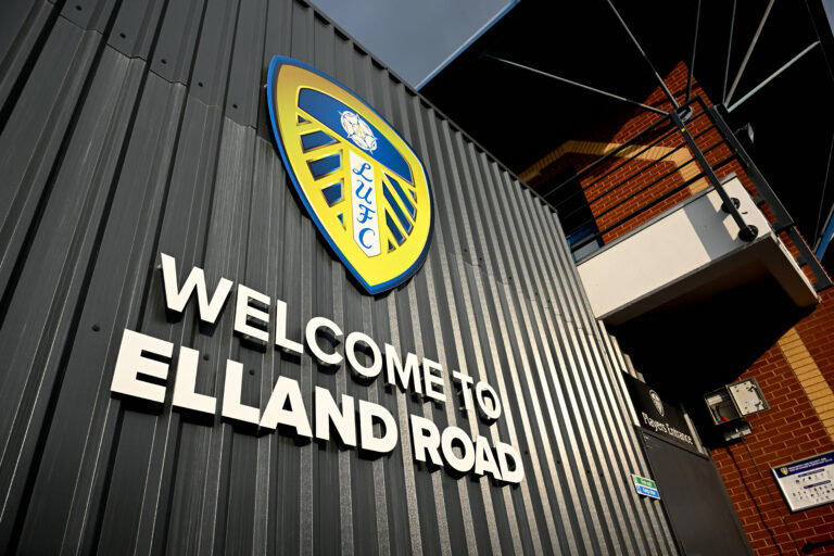 Man Utd legend takes brutal swipe at Leeds in blast that will reopen ...