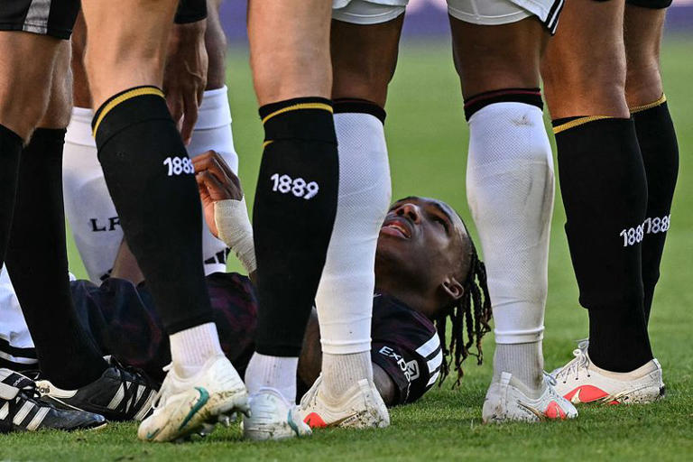 Liverpool's French defender #05 Jeremy Jacquet reacts having been fouled by Brentford's Ukrainian midfielder #06 Yehor Yarmolyuk, who was subsequently sent off during the English Premier League football match between Brentford and Liverpool at the Gtech Community Stadium in London on October 17, 2026. (Photo by Glyn KIRK / AFP via Getty Images) / RESTRICTED TO EDITORIAL USE. No use with unauthorized audio, video, data, fixture lists, club/league logos or 'live' services. Online in-match use limited to 120 images. An additional 40 images may be used in extra time. No video emulation. Social media in-match use limited to 120 images. An additional 40 images may be used in extra time. No use in betting publications, games or single club/league/player publications. /