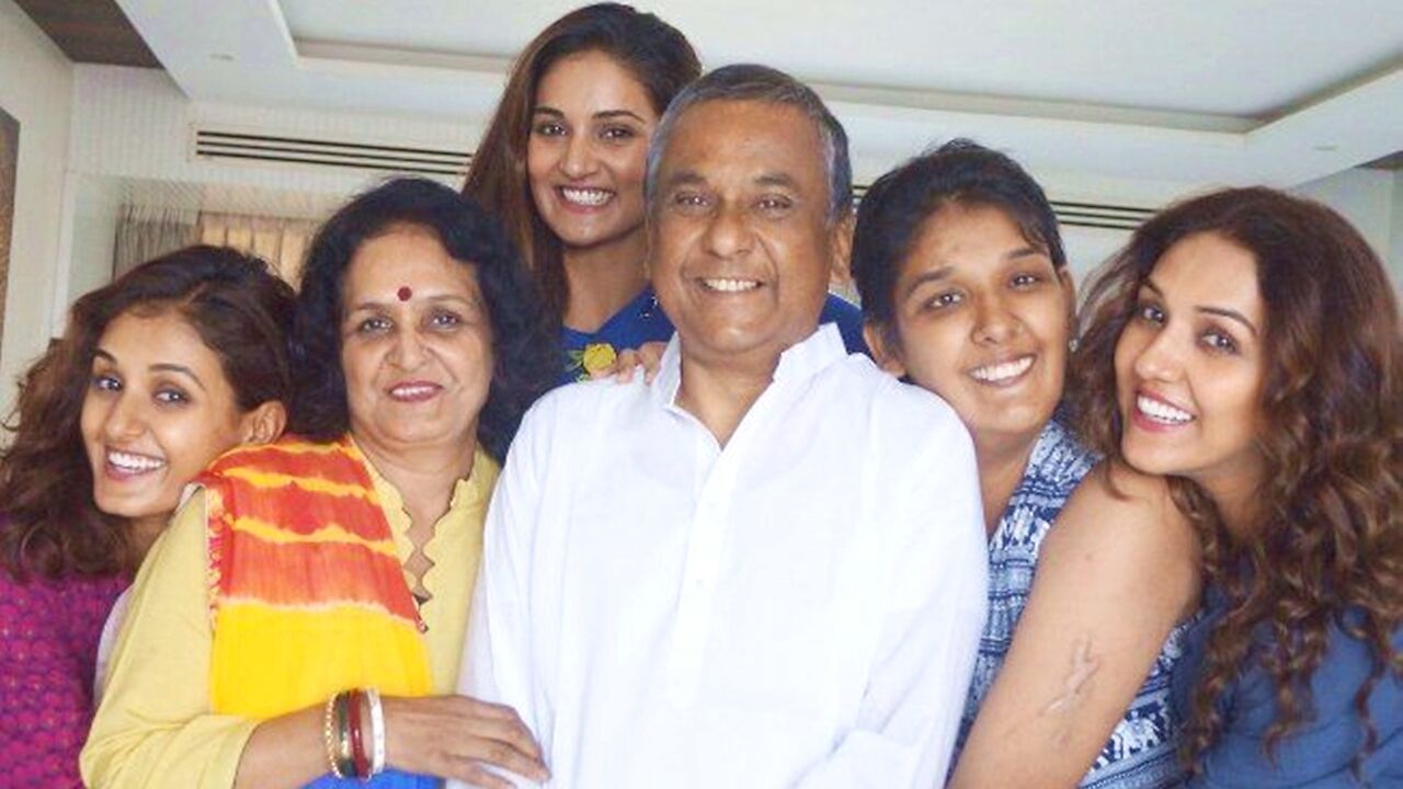 Neeti Mohan mourns father Brij Mohan Sharma's death: Shreya Ghoshal ...