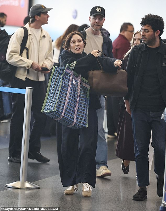 Zoë Foster Blake and husband jet out of NYC after Andy Lee and Rebecca ...