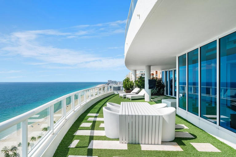 Ritz-Carlton penthouse on Fort Lauderdale Beach to be auctioned to ...