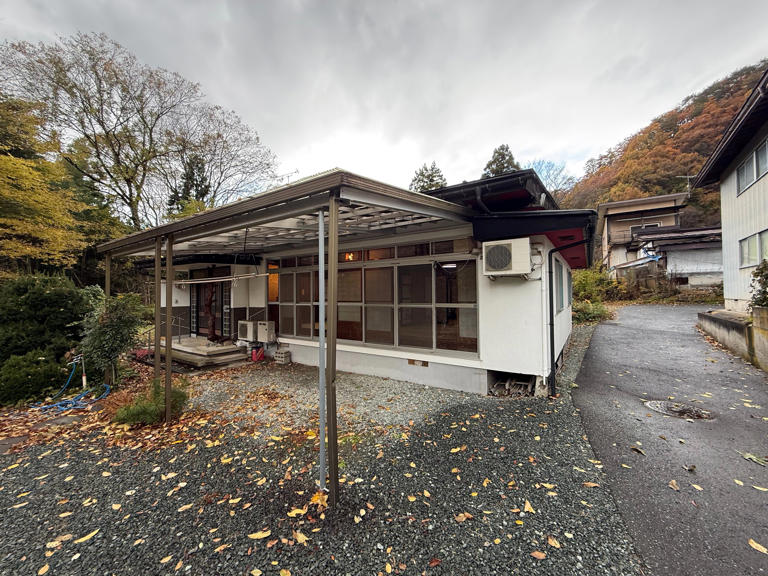I'm a 31-year-old Canadian who bought an $11,000 house in rural Japan ...