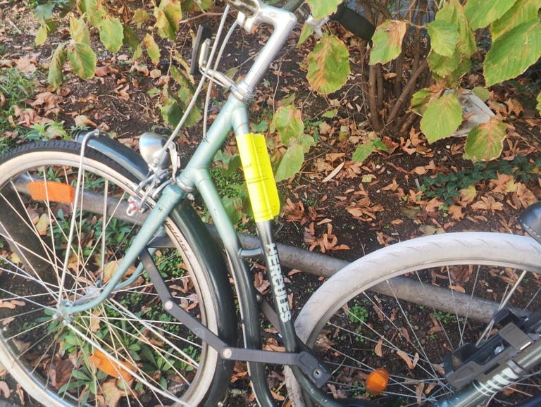 Wichtiges Fahrrad plötzlich weg: Gelber Zettel lässt bei Kölner ...