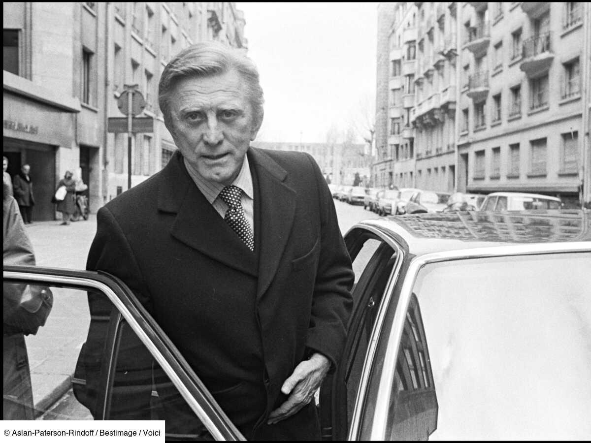 Kirk Douglas rescapé d’un crash aérien : ce jour où il a échappé à la ...