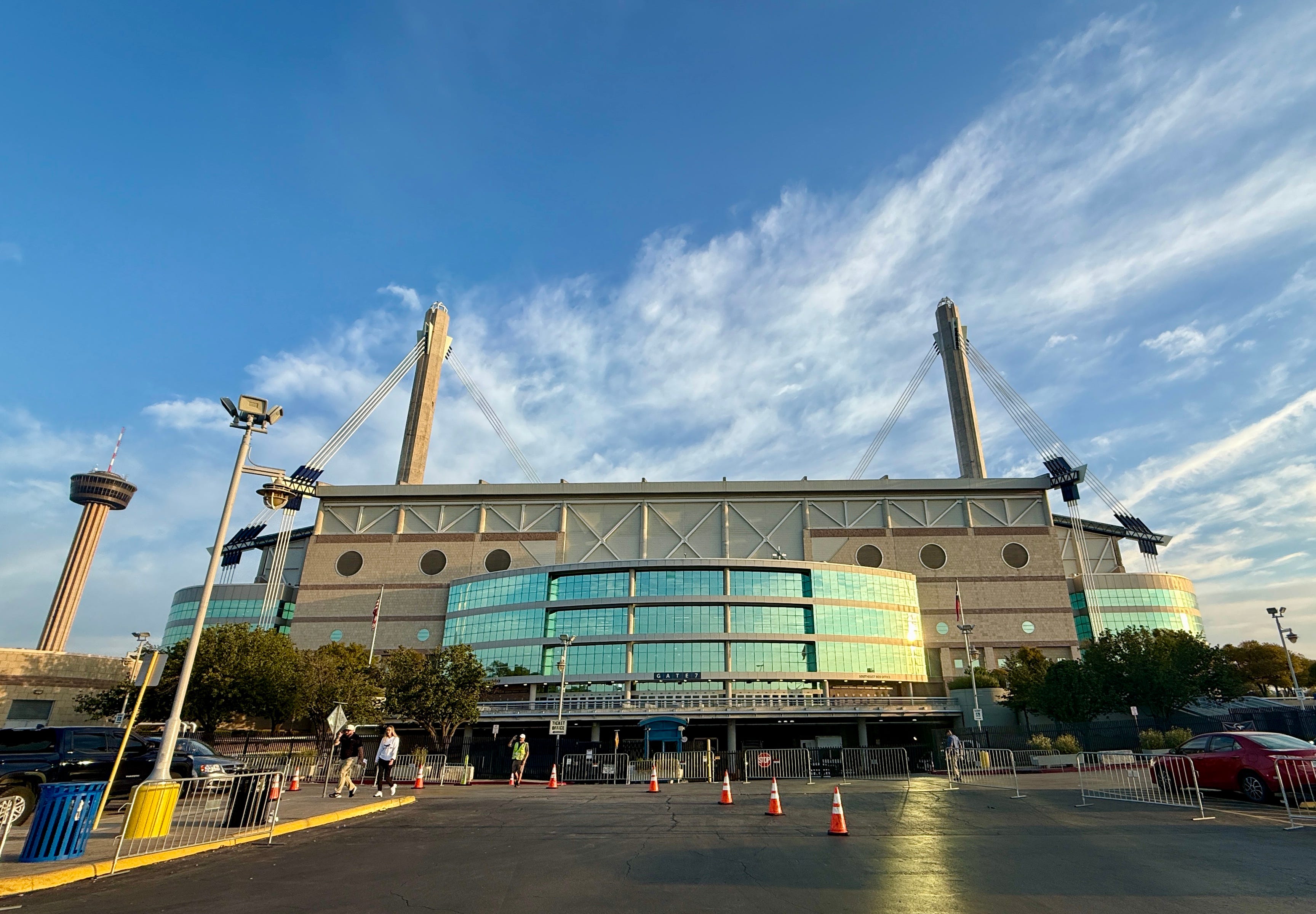 Air Force demonstration before UTSA game turns tragic at Alamodome