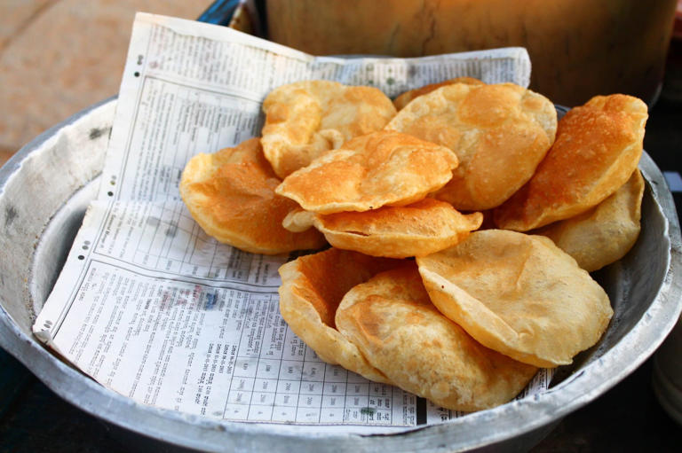 This Kanya Pujan 2026, make halwa-puri and kala chana for prasad at home