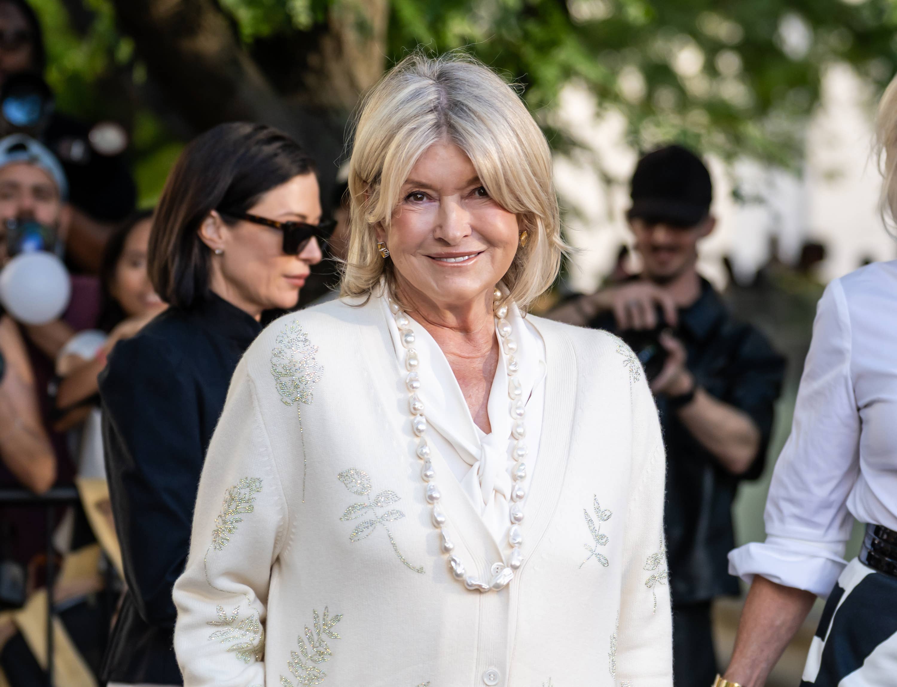 Martha Stewart’s floral wool rug adds a vintage look without the ...