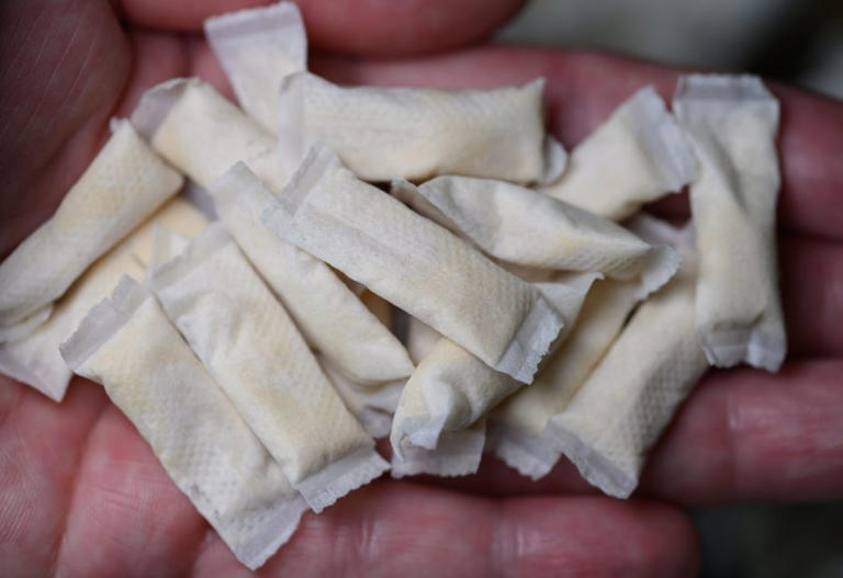 Nicotine pouches, vaping or cigarettes: Which nicotine product is ...