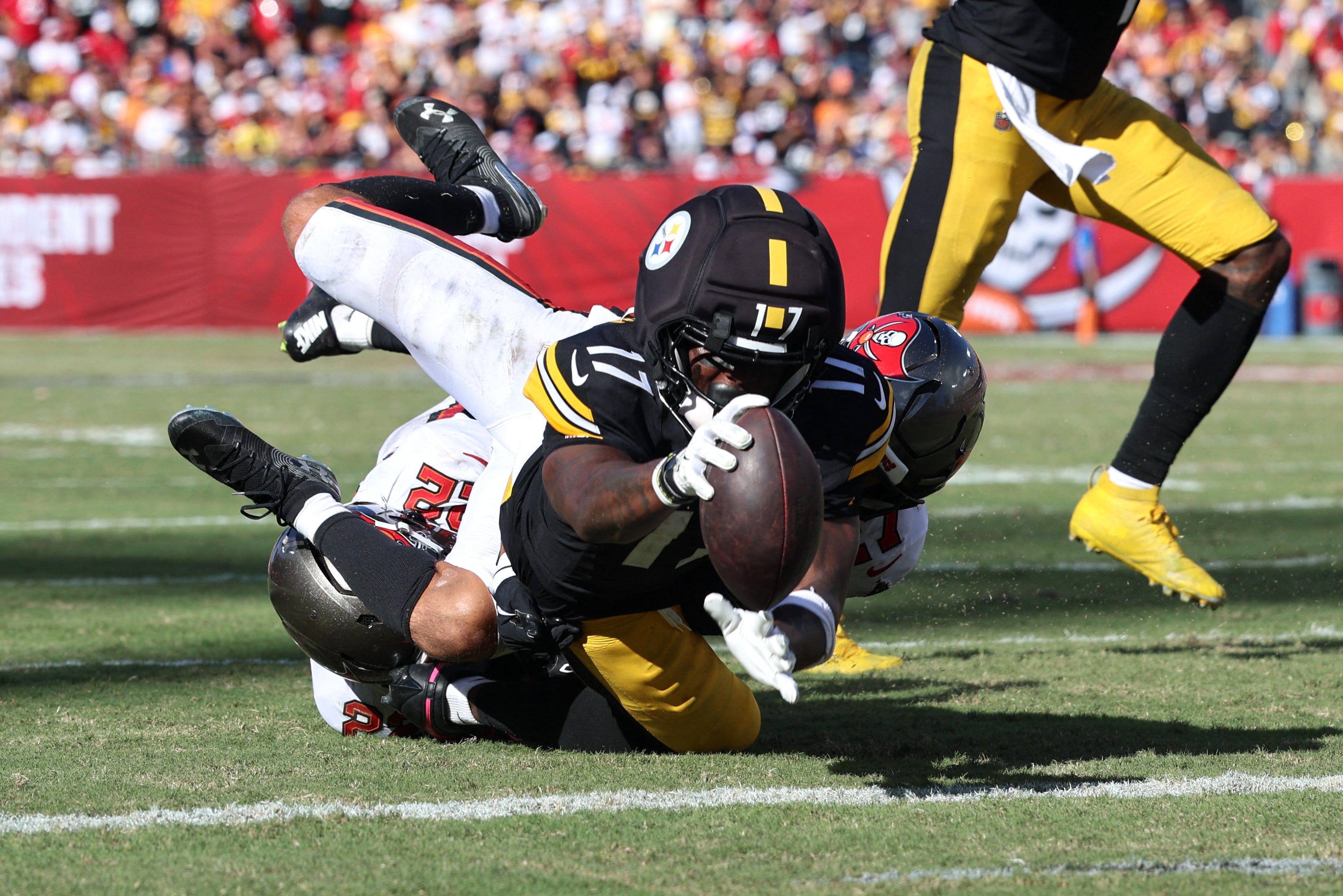 Steelers offensive snap counts, week 6: Germie Bernard's emergence