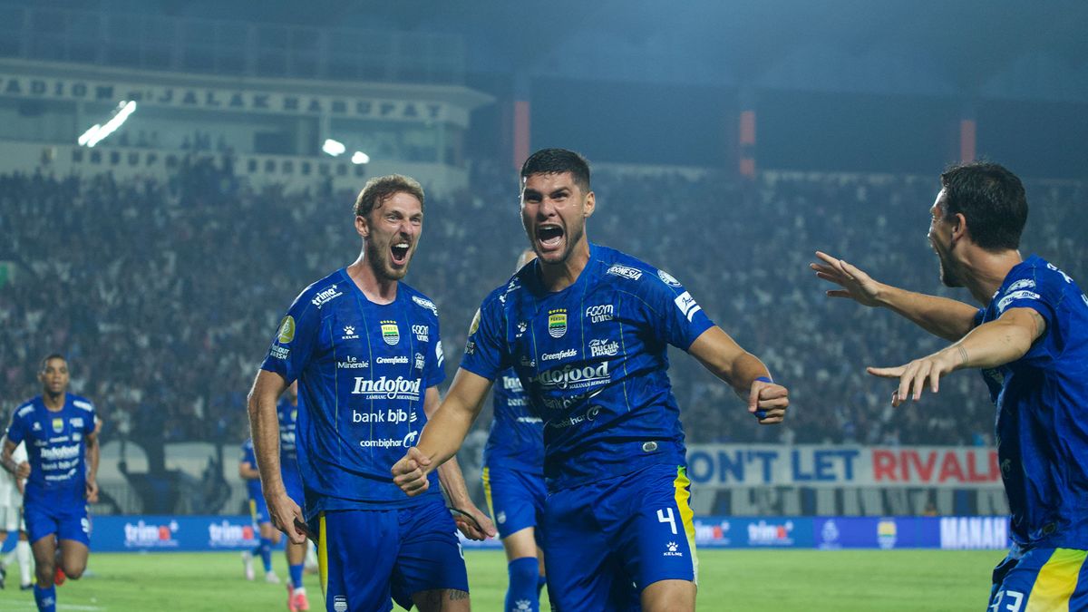Persib vs Persik 1-0: Gol tandukan Julio Cesar bawa Maung Bandung ...