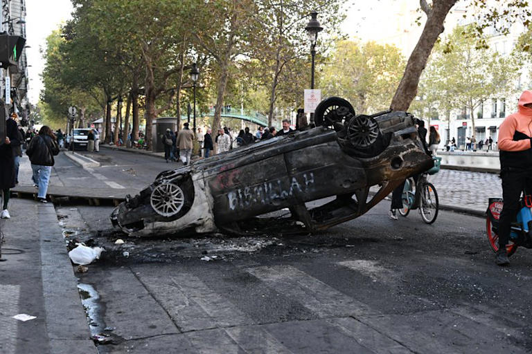 Carnage on French streets as half a million people join protests