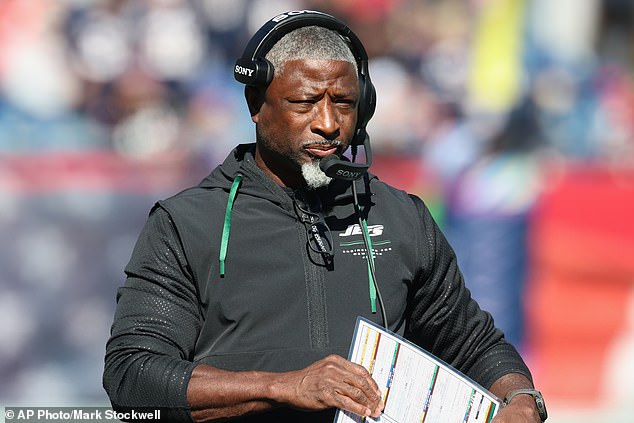 New York Jets coach Aaron Glenn slammed by fans after making glaring ...