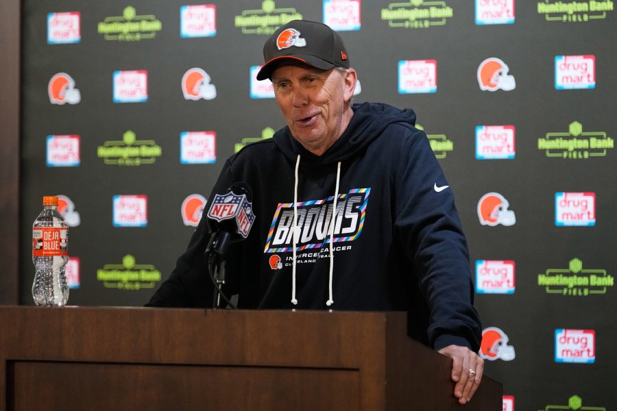 Monken calls Browns team 'special group' following win over Ravens