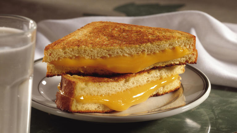 Home cooks give grilled cheese a briny bite with one jarred addition