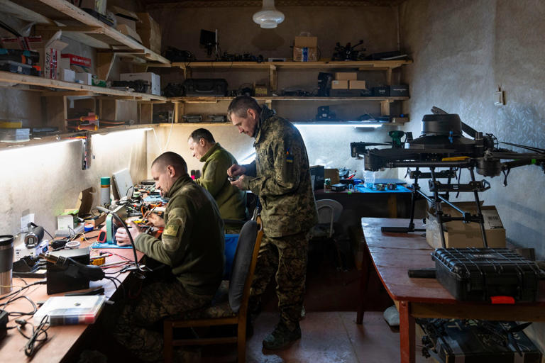 Ukrainische Drohnenpiloten über westliche Rüstungsunternehmen: Sie ...