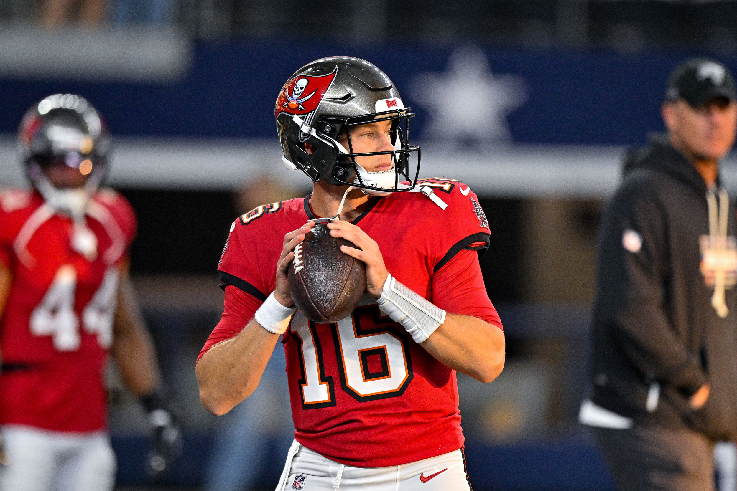 Bucs elevate two from practice squad for Week 6 vs. Steelers
