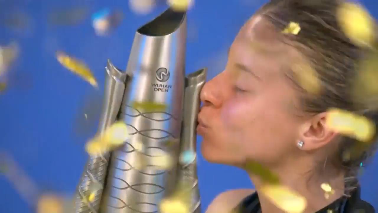 Chwalinska seals maiden WTA Tour title after fight back against Kartal ...