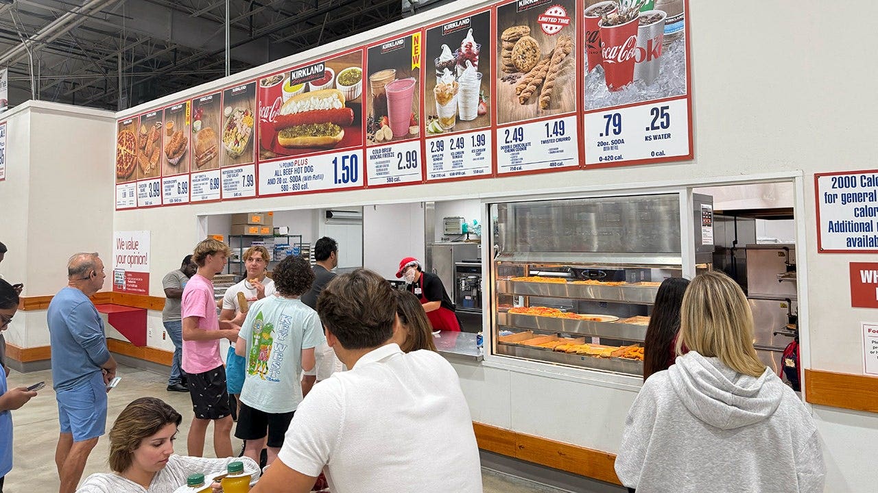 Costco shoppers spot new food court dessert with classic American twist ...