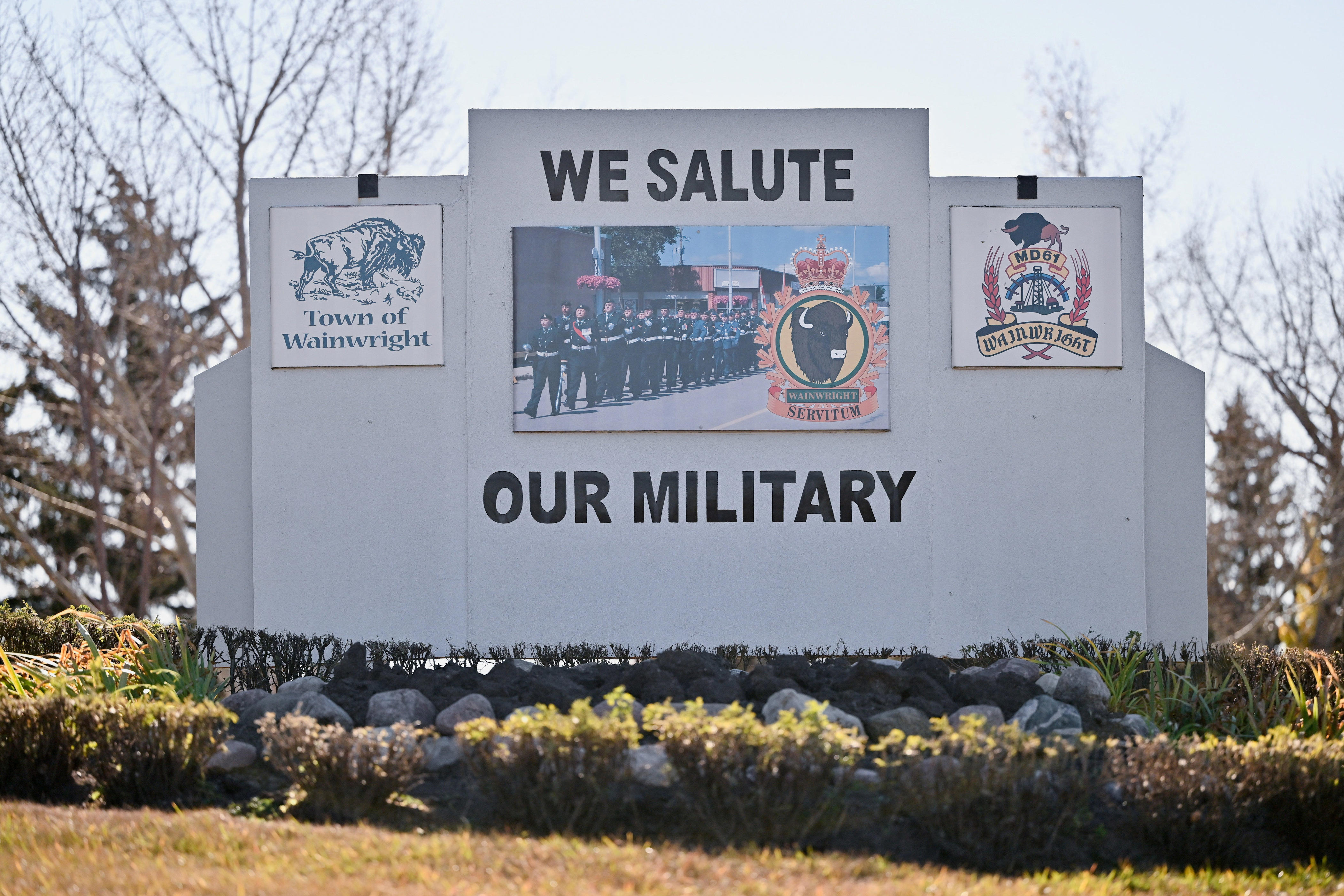 At least 4 dead after 'violent' fire at Canadian military base