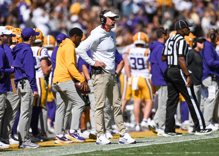 Kiffin credits Blake Baker as LSU defense goes 5-for-5 on 4th-down stops