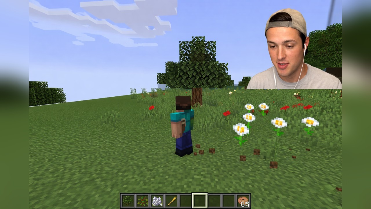 BeckBroJack uses hidden entrances in a Minecraft build battle (part 1)