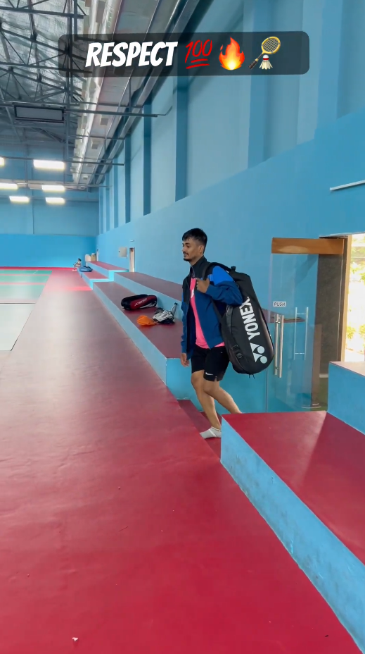 Badminton court etiquette and respect for players