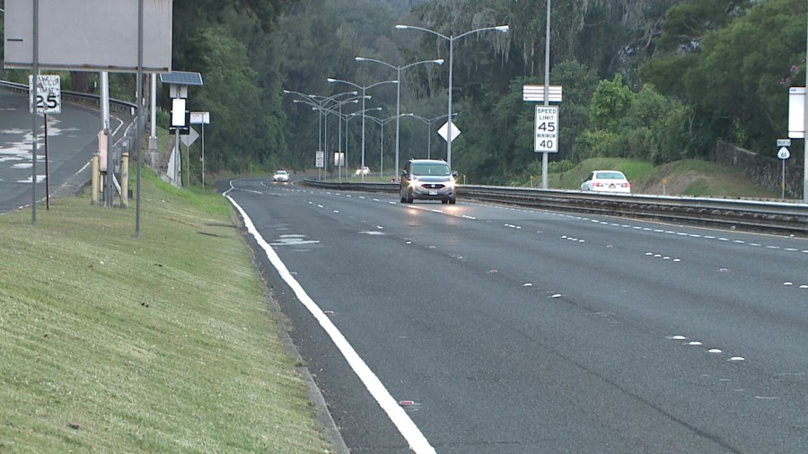 Pali Highway closed in both directions after vehicle fire