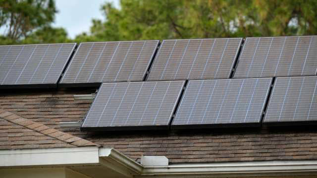 Michigan homeowner gets $71,000 solar-and-battery quote, but commenters ...
