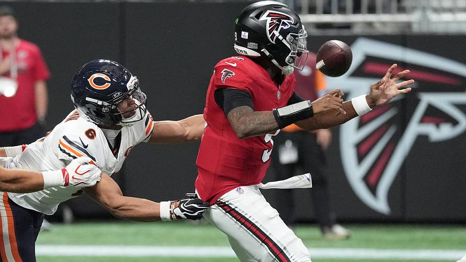 Ex-Husky Gordon terrorizes Penix, former UW great
