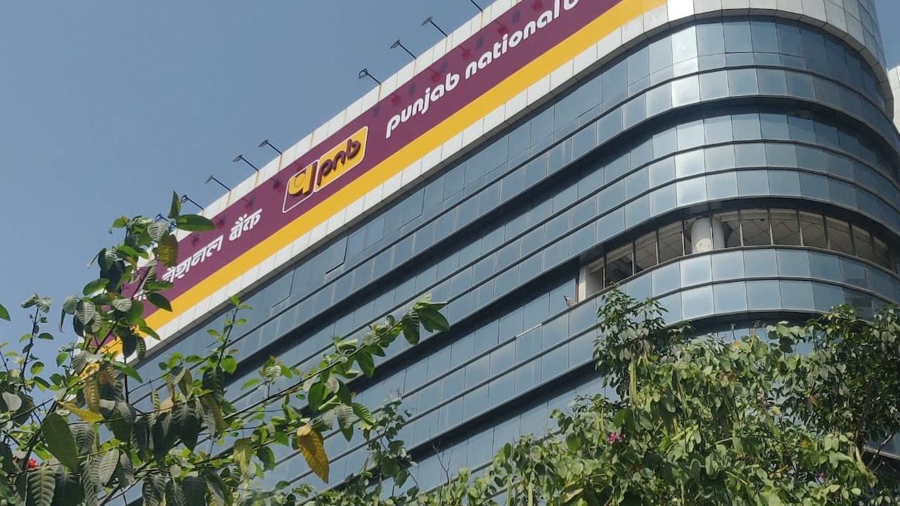 Punjab National Bank targets Rs 60,000 crore in income for next few ...