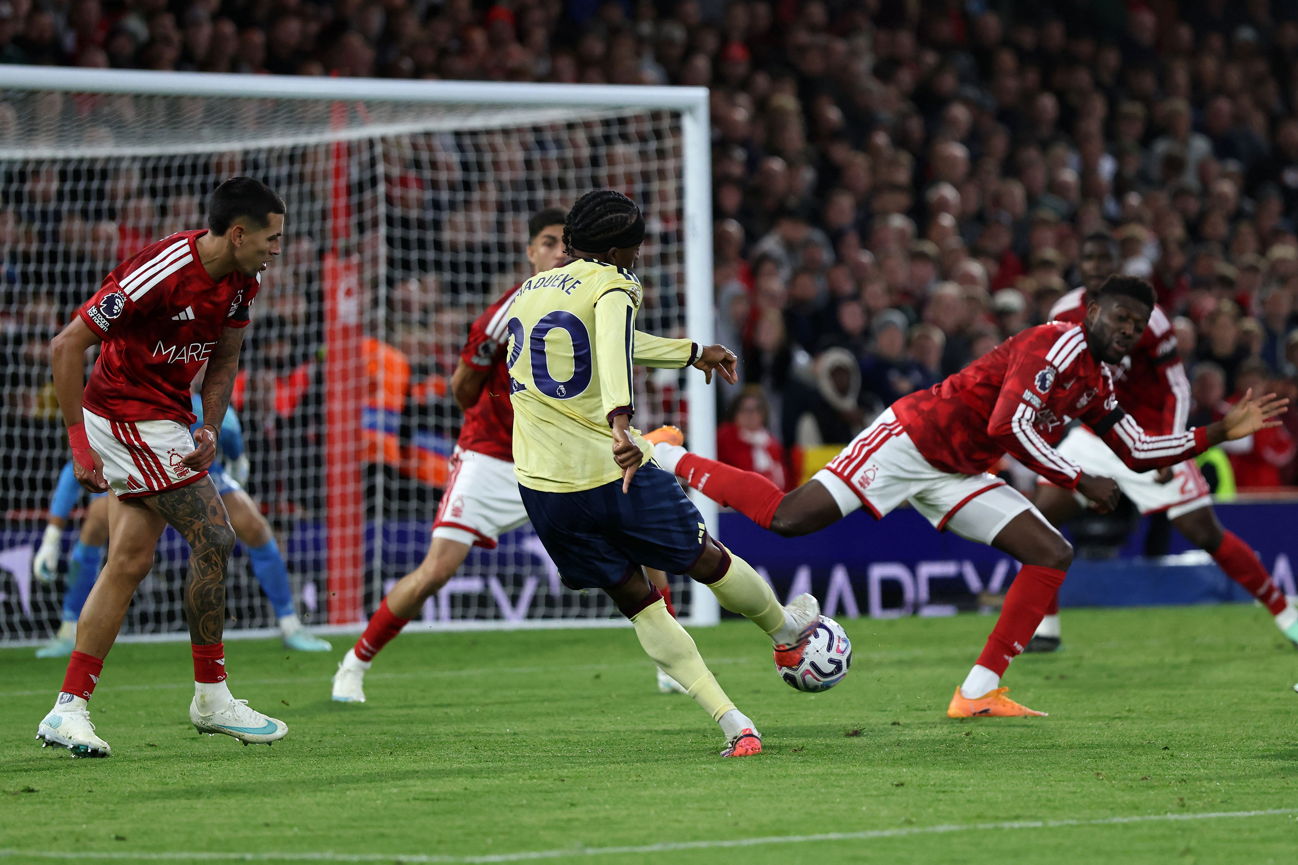 Madueke scores only goal as below-par Arsenal beat Nottingham Forest