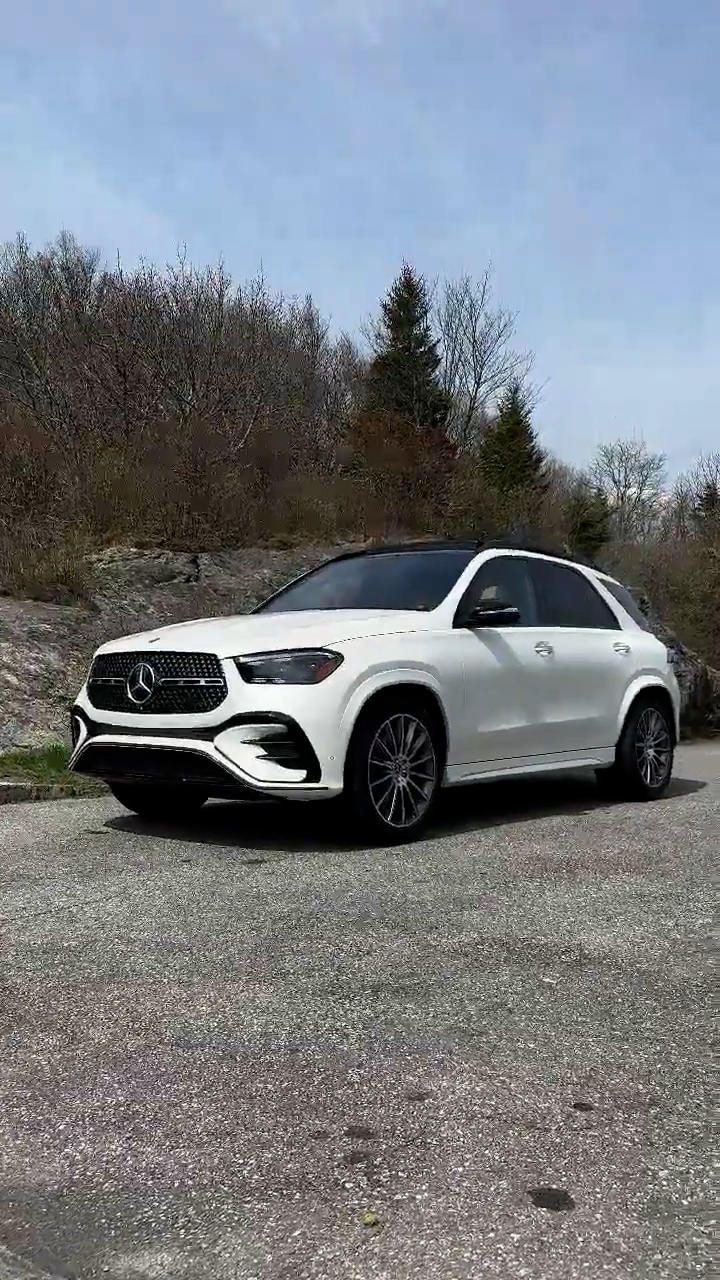 Mercedes GLE combines SUV character with luxury sedan comfort